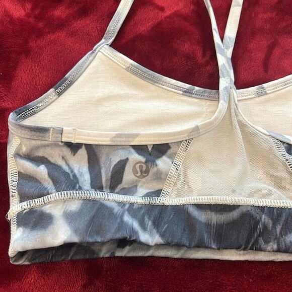 Lululemon Flow Y Nulu Bra Tie Dye Print Size 4 - Picture 7 of 10
